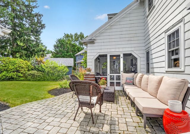 41 Hillcrest Ave, Melrose, MA 02176
