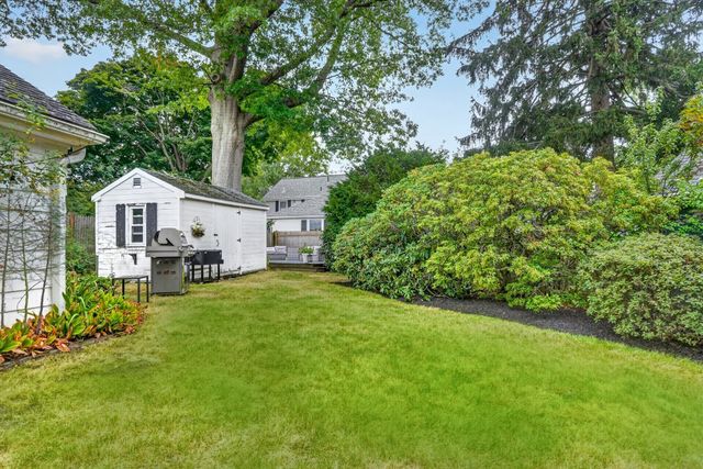 41 Hillcrest Ave, Melrose, MA 02176