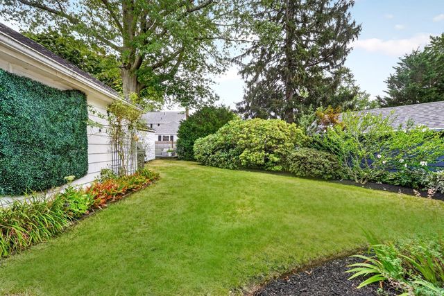41 Hillcrest Ave, Melrose, MA 02176