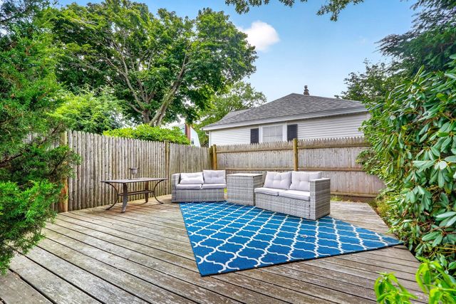 41 Hillcrest Ave, Melrose, MA 02176