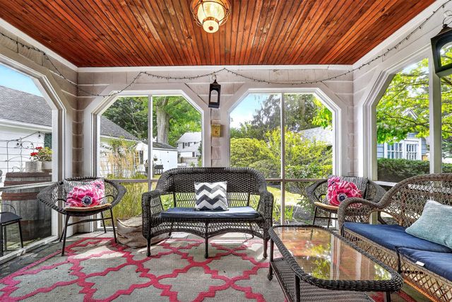 41 Hillcrest Ave, Melrose, MA 02176