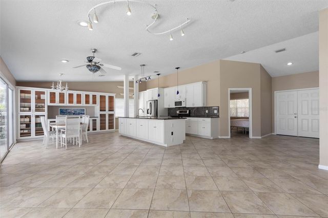21 CRESCENT COURT S, Palm Coast, FL 32137