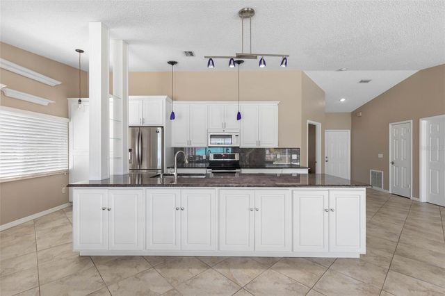 21 CRESCENT COURT S, Palm Coast, FL 32137