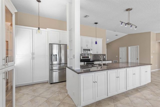 21 CRESCENT COURT S, Palm Coast, FL 32137