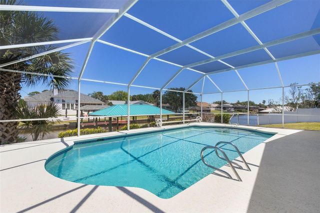 21 CRESCENT COURT S, Palm Coast, FL 32137