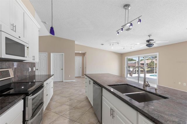 21 CRESCENT COURT S, Palm Coast, FL 32137