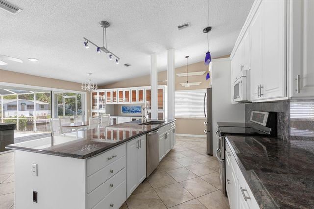 21 CRESCENT COURT S, Palm Coast, FL 32137
