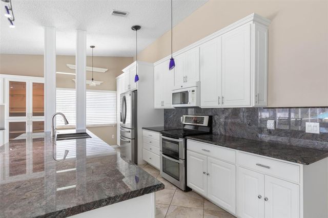 21 CRESCENT COURT S, Palm Coast, FL 32137