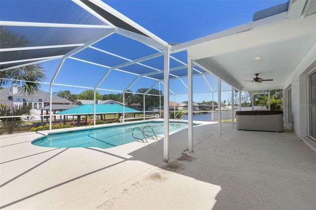 21 CRESCENT COURT S, Palm Coast, FL 32137