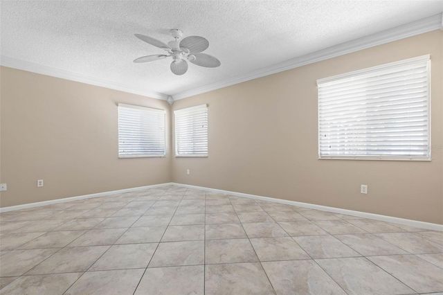 21 CRESCENT COURT S, Palm Coast, FL 32137