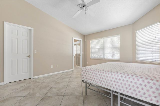 21 CRESCENT COURT S, Palm Coast, FL 32137