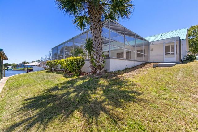21 CRESCENT COURT S, Palm Coast, FL 32137