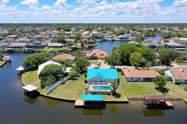 21 CRESCENT COURT S, Palm Coast, FL 32137