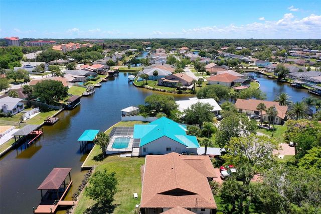 21 CRESCENT COURT S, Palm Coast, FL 32137