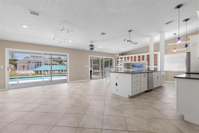 21 CRESCENT COURT S, Palm Coast, FL 32137
