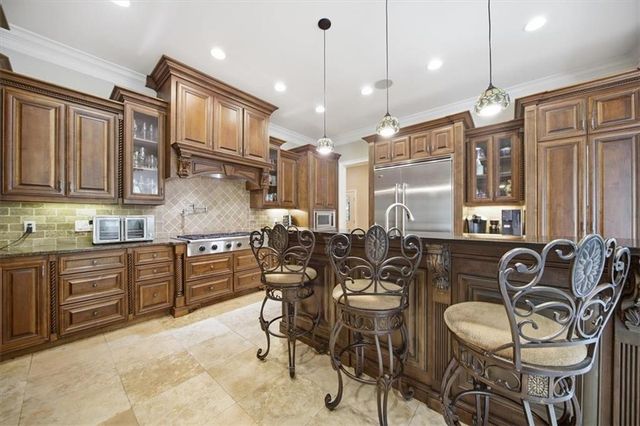 890 Marseilles Drive, Sandy Springs, GA 30327