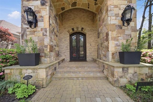 890 Marseilles Drive, Sandy Springs, GA 30327