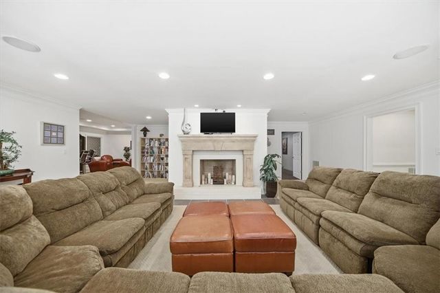 890 Marseilles Drive, Sandy Springs, GA 30327