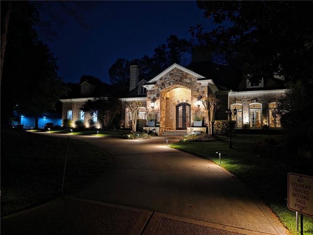 890 Marseilles Drive, Sandy Springs, GA 30327