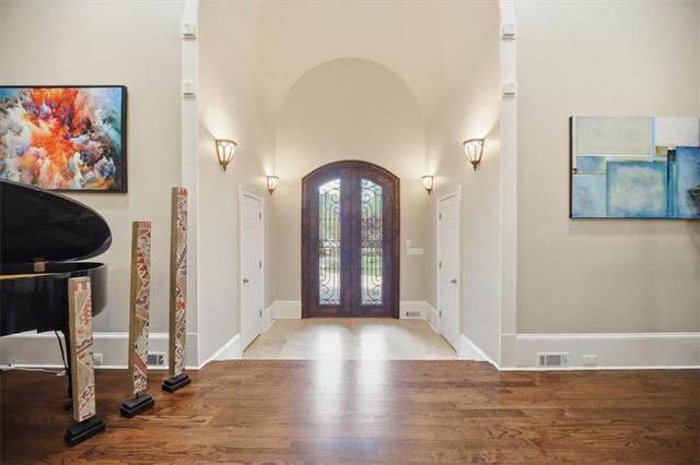 890 Marseilles Drive, Sandy Springs, GA 30327