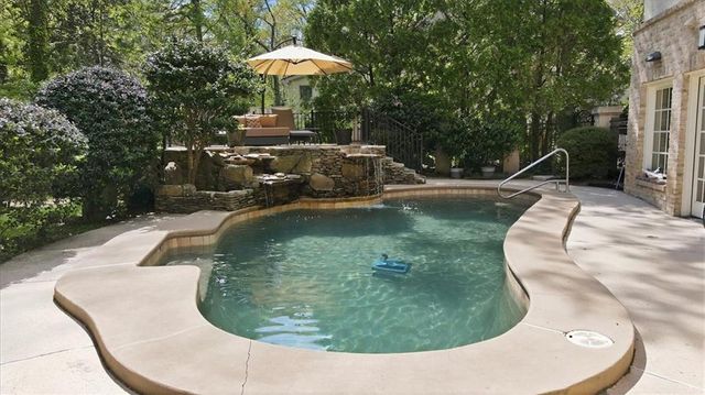 890 Marseilles Drive, Sandy Springs, GA 30327