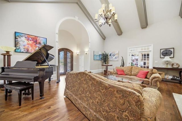 890 Marseilles Drive, Sandy Springs, GA 30327