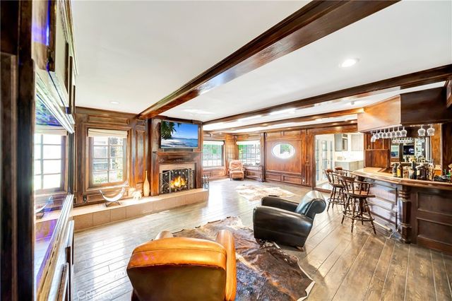 5441 Calvin Avenue, Tarzana, CA 91356