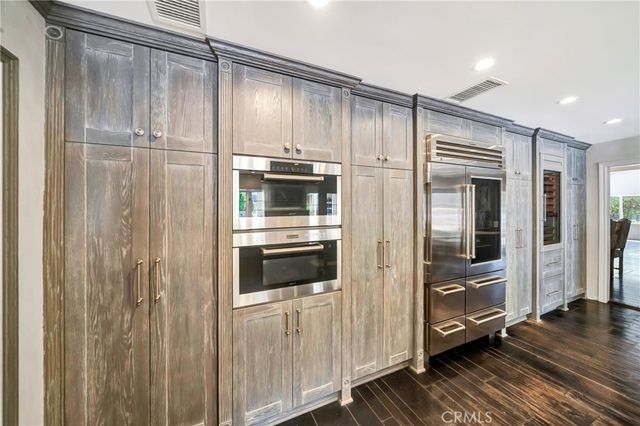 5441 Calvin Avenue, Tarzana, CA 91356