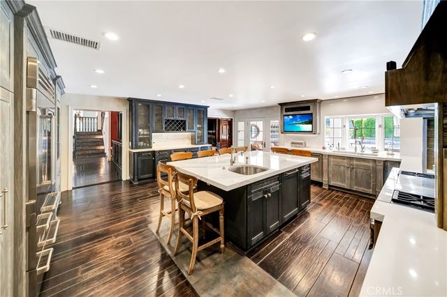 5441 Calvin Avenue, Tarzana, CA 91356