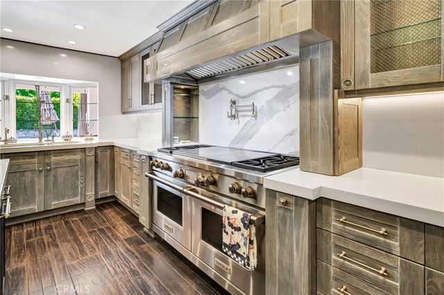 5441 Calvin Avenue, Tarzana, CA 91356