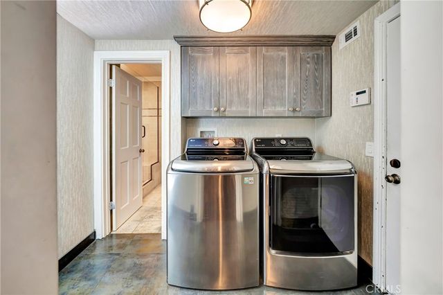 5441 Calvin Avenue, Tarzana, CA 91356