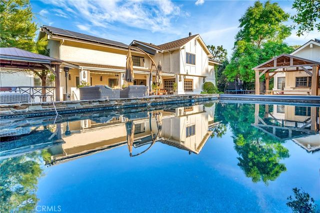 5441 Calvin Avenue, Tarzana, CA 91356