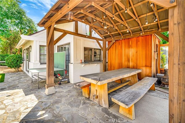 5441 Calvin Avenue, Tarzana, CA 91356