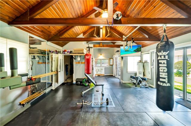 5441 Calvin Avenue, Tarzana, CA 91356