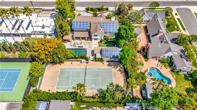 5441 Calvin Avenue, Tarzana, CA 91356