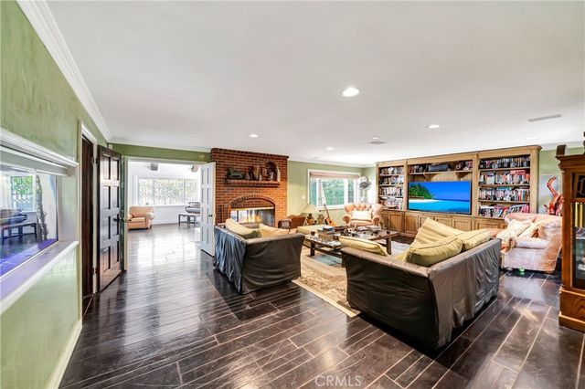 5441 Calvin Avenue, Tarzana, CA 91356