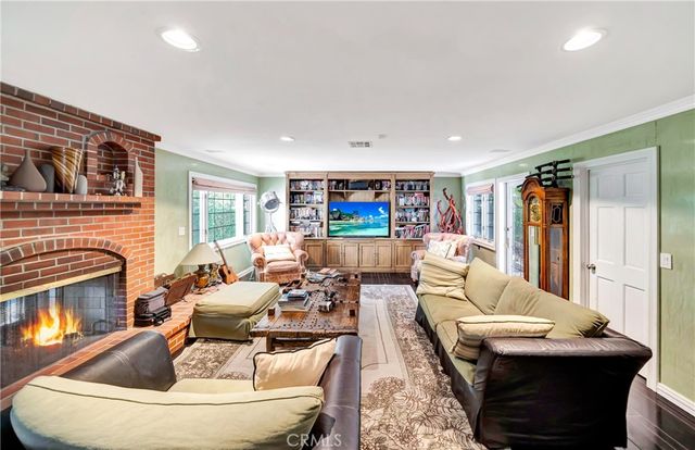 5441 Calvin Avenue, Tarzana, CA 91356