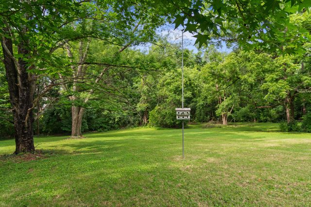 445 Coventry Dr, Nashville, TN 37211