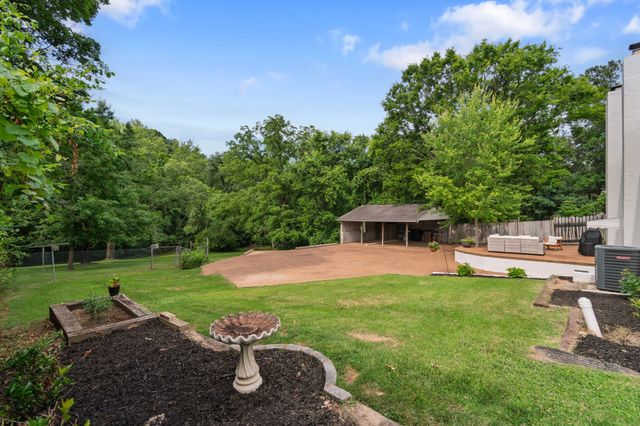 445 Coventry Dr, Nashville, TN 37211