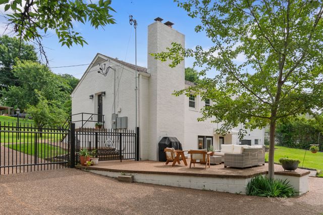 445 Coventry Dr, Nashville, TN 37211