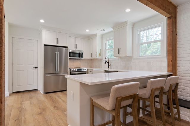445 Coventry Dr, Nashville, TN 37211