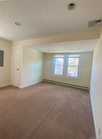18 Temple Street 2, Williston Park, NY 11596