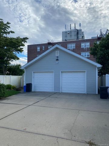 18 Temple Street 2, Williston Park, NY 11596