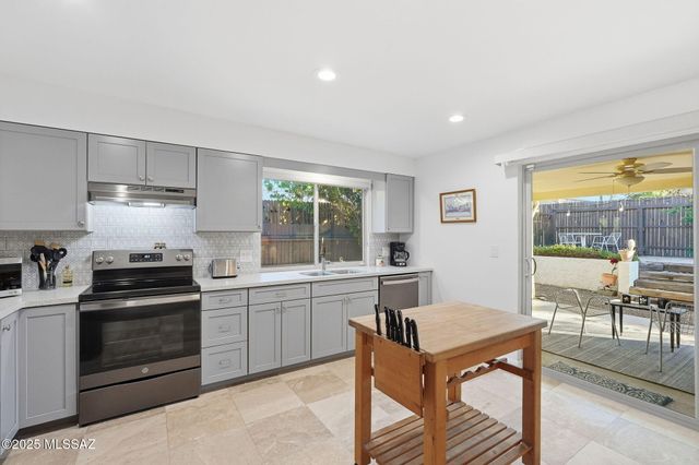 9812 E Skyview Drive, Tucson, AZ 85748