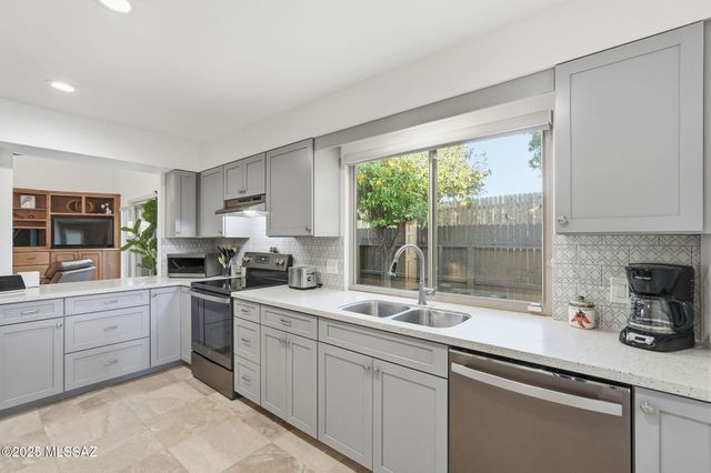 9812 E Skyview Drive, Tucson, AZ 85748