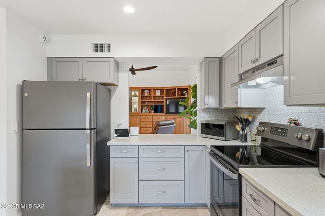 9812 E Skyview Drive, Tucson, AZ 85748