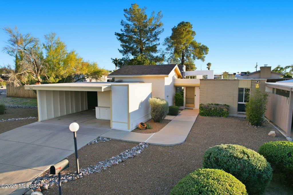 9812 E Skyview Drive, Tucson, AZ 85748