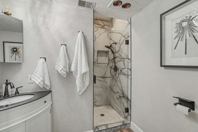 10037 Barrinson NE, Albuquerque, NM 87111