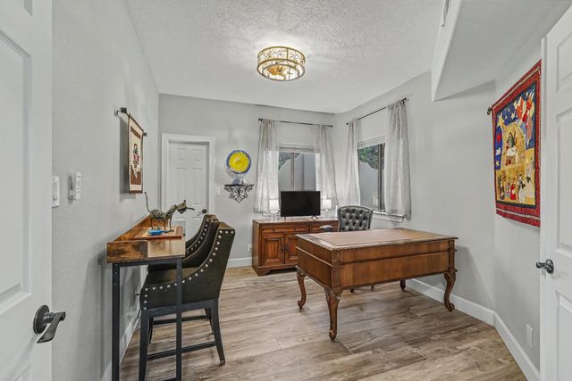 10037 Barrinson NE, Albuquerque, NM 87111