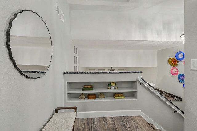 10037 Barrinson NE, Albuquerque, NM 87111
